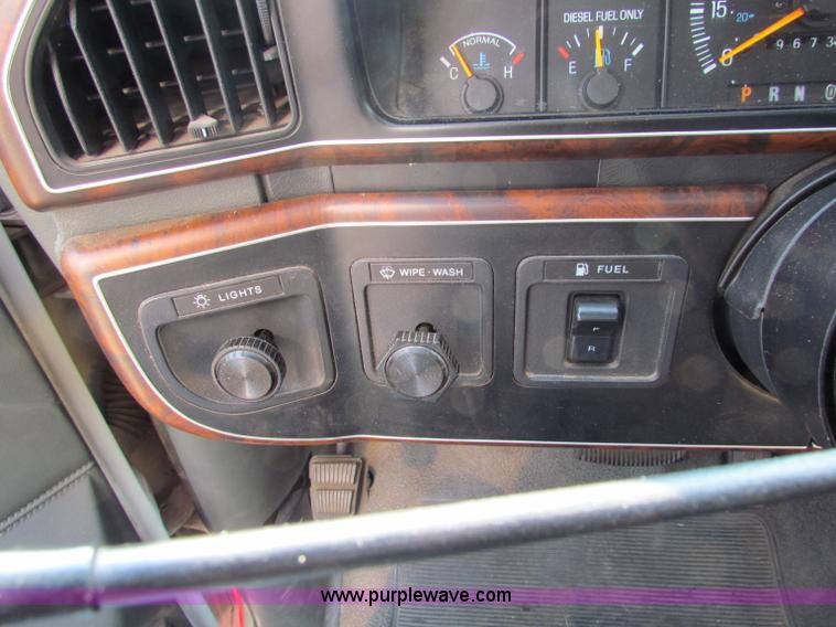 image for item B7407 1991 Ford F350 ambulance