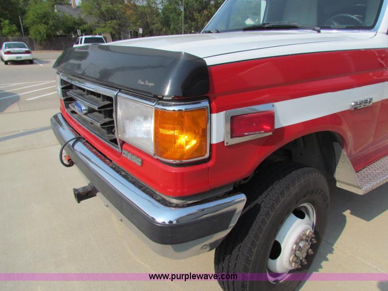 image for item B7407 1991 Ford F350 ambulance