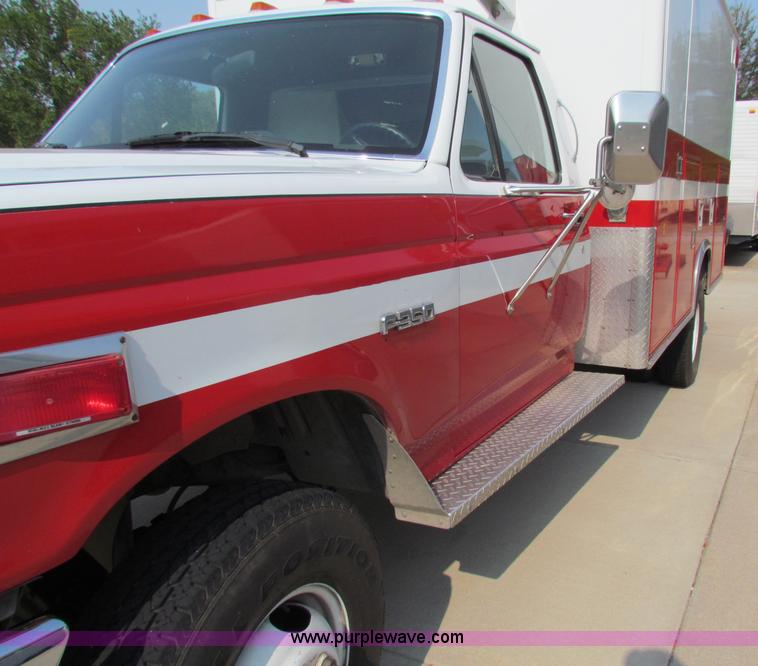 image for item B7407 1991 Ford F350 ambulance