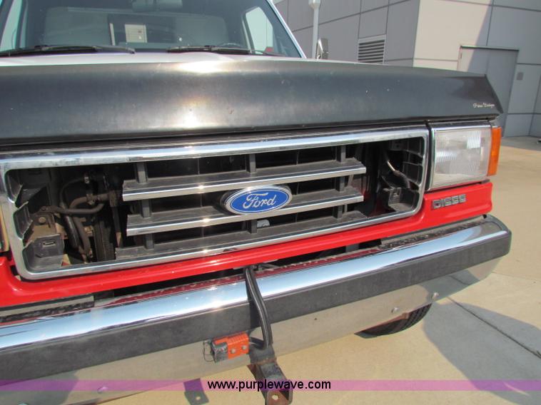 image for item B7407 1991 Ford F350 ambulance