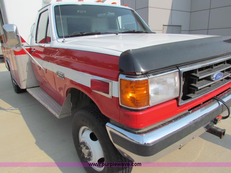 image for item B7407 1991 Ford F350 ambulance