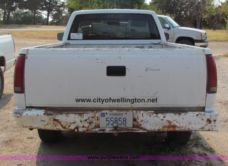 image for item B7408 1991 Chevrolet C1500 pickup truck