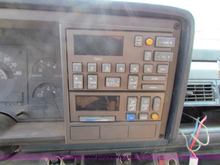 image for item B7408 1991 Chevrolet C1500 pickup truck