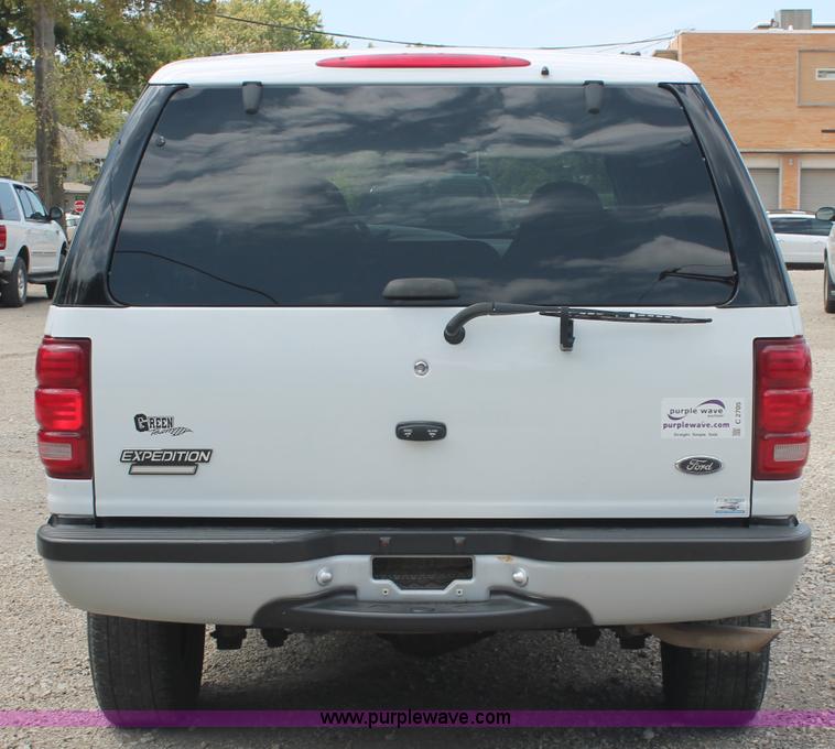 image for item C2705 2002 Ford Expedition XLT SUV