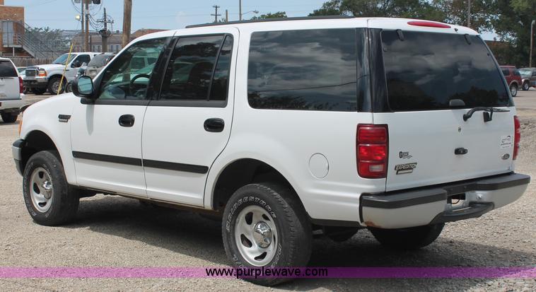 image for item C2705 2002 Ford Expedition XLT SUV