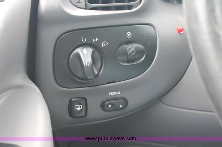 image for item C2705 2002 Ford Expedition XLT SUV