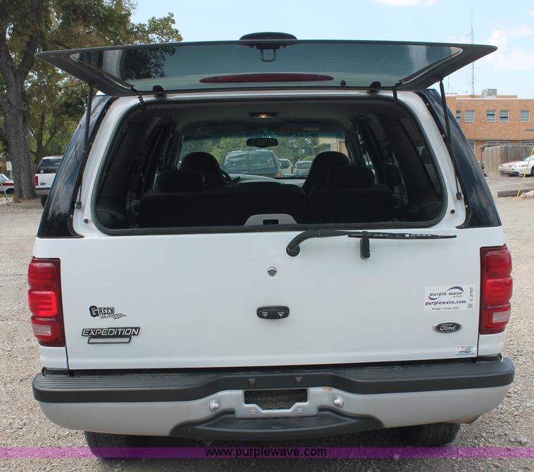 image for item C2705 2002 Ford Expedition XLT SUV