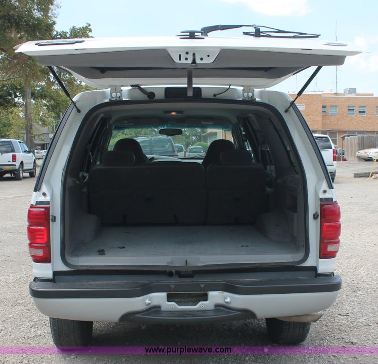 image for item C2705 2002 Ford Expedition XLT SUV
