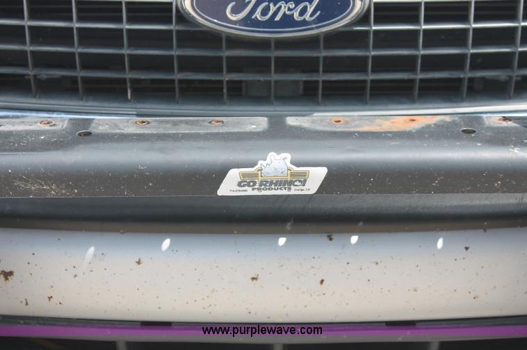 image for item C2705 2002 Ford Expedition XLT SUV