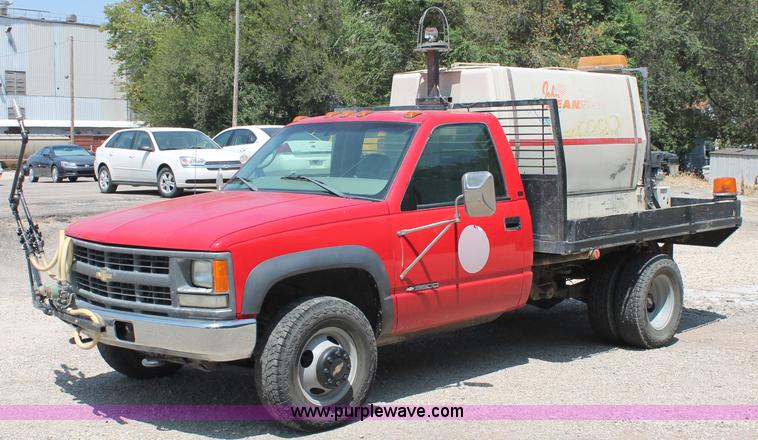 image for item C2706 1998 Chevrolet K3500 flatbed pickup truck