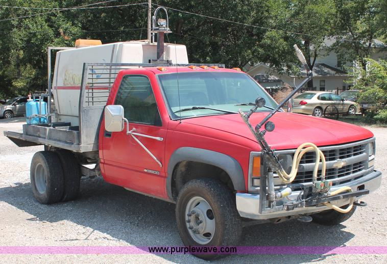 image for item C2706 1998 Chevrolet K3500 flatbed pickup truck