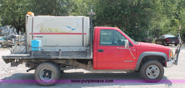 image for item C2706 1998 Chevrolet K3500 flatbed pickup truck