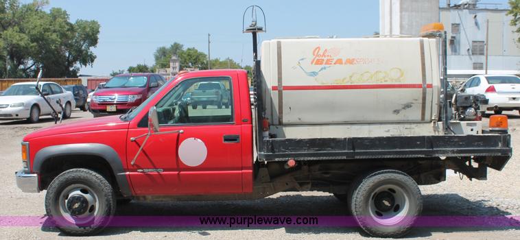 image for item C2706 1998 Chevrolet K3500 flatbed pickup truck