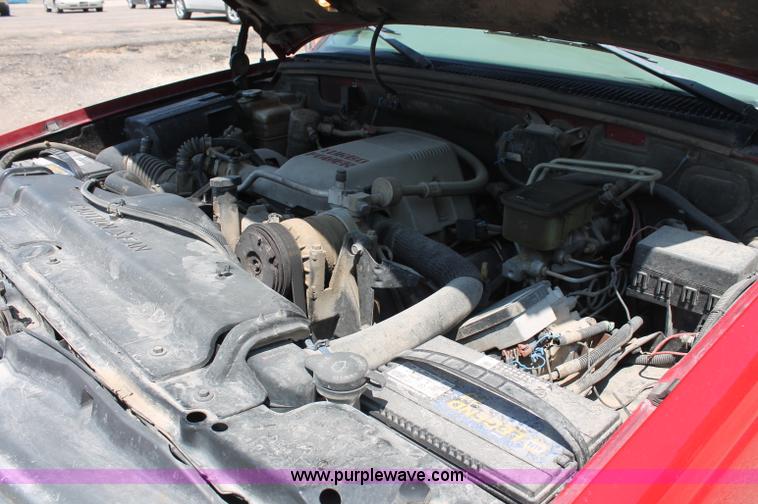 image for item C2706 1998 Chevrolet K3500 flatbed pickup truck