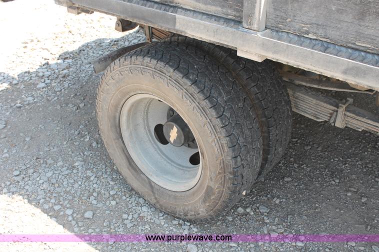 image for item C2706 1998 Chevrolet K3500 flatbed pickup truck