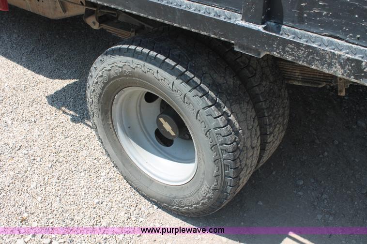image for item C2706 1998 Chevrolet K3500 flatbed pickup truck