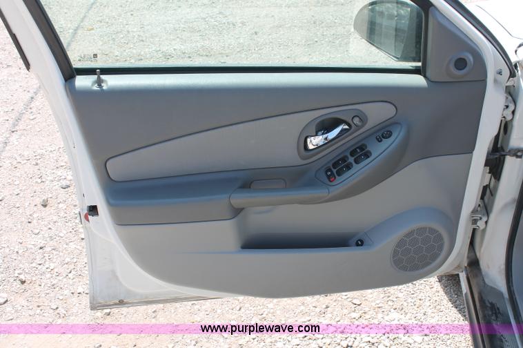 image for item C2707 2004 Chevrolet Malibu LS Maxx