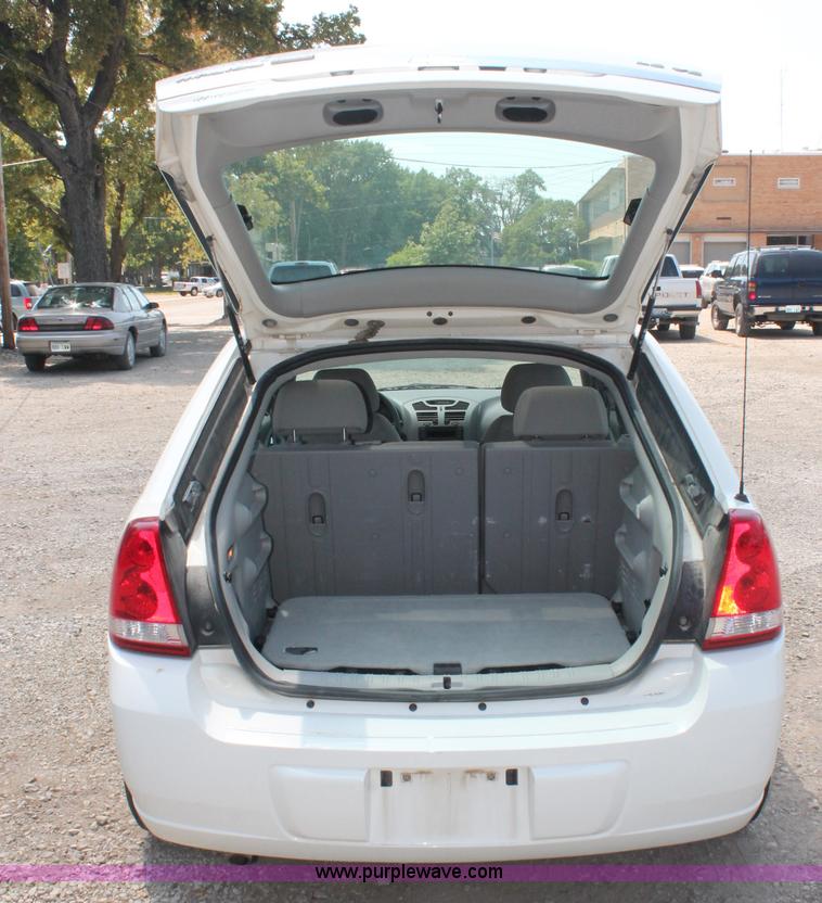 image for item C2707 2004 Chevrolet Malibu LS Maxx