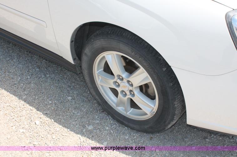 image for item C2707 2004 Chevrolet Malibu LS Maxx