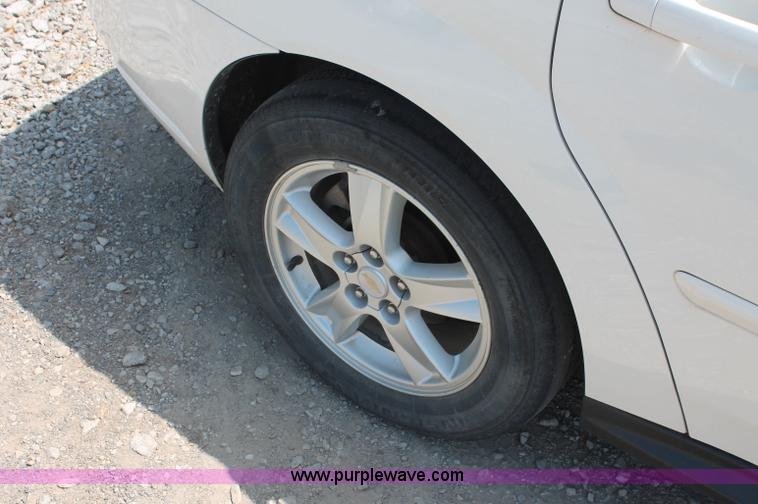 image for item C2707 2004 Chevrolet Malibu LS Maxx