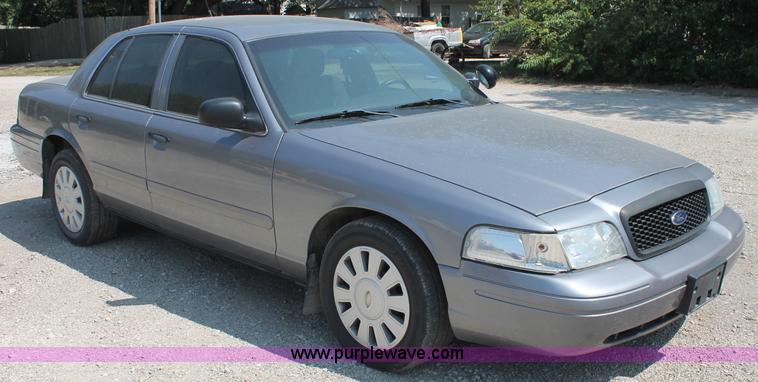 image for item C2709 2006 Ford Crown Victoria