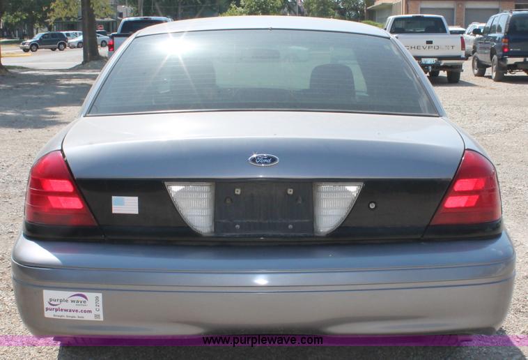 image for item C2709 2006 Ford Crown Victoria