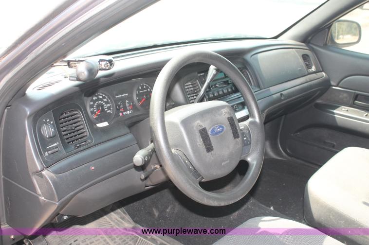 image for item C2709 2006 Ford Crown Victoria