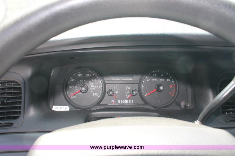 image for item C2709 2006 Ford Crown Victoria