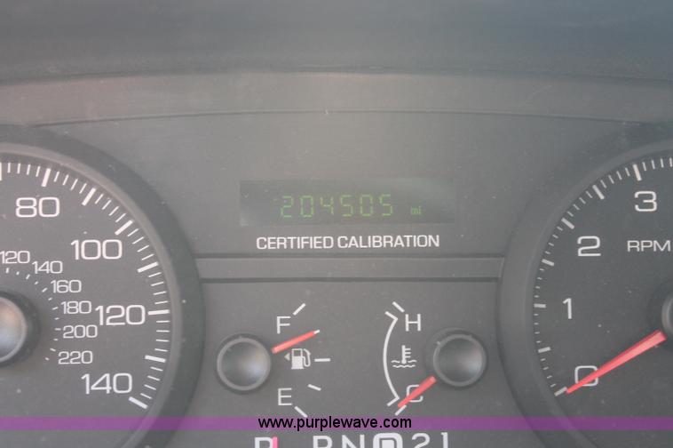 image for item C2709 2006 Ford Crown Victoria