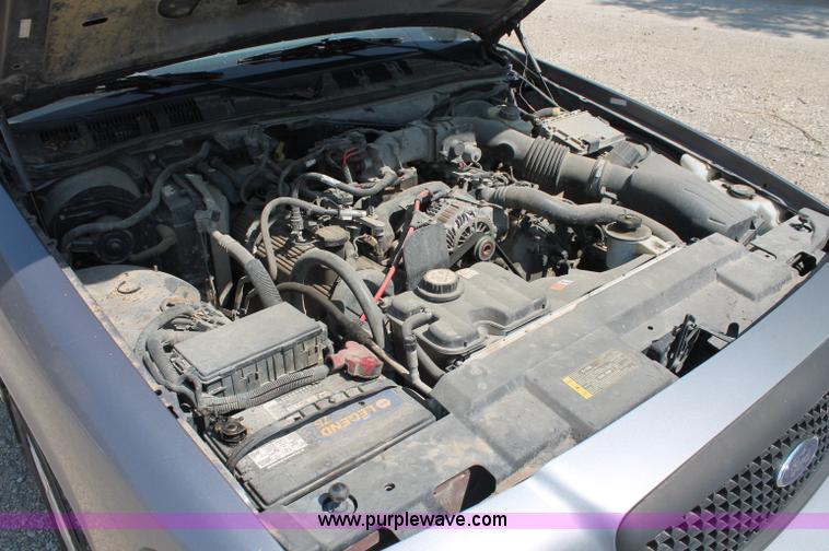 image for item C2709 2006 Ford Crown Victoria