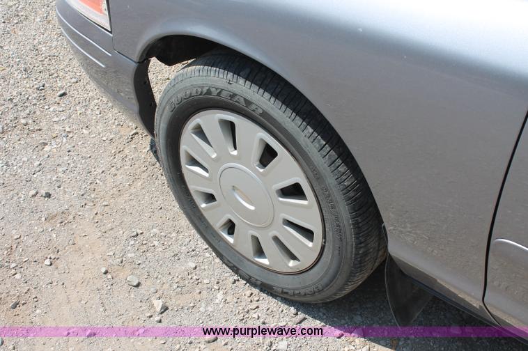image for item C2709 2006 Ford Crown Victoria