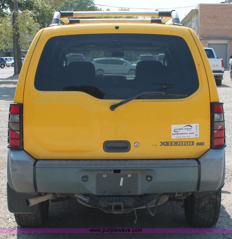 image for item C2710 2001 Nissan Xterra SUV