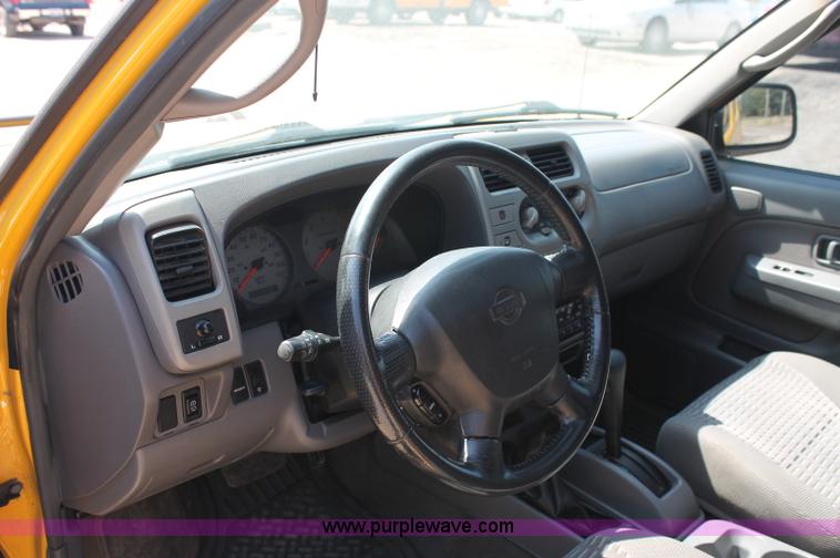 image for item C2710 2001 Nissan Xterra SUV