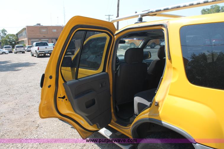image for item C2710 2001 Nissan Xterra SUV