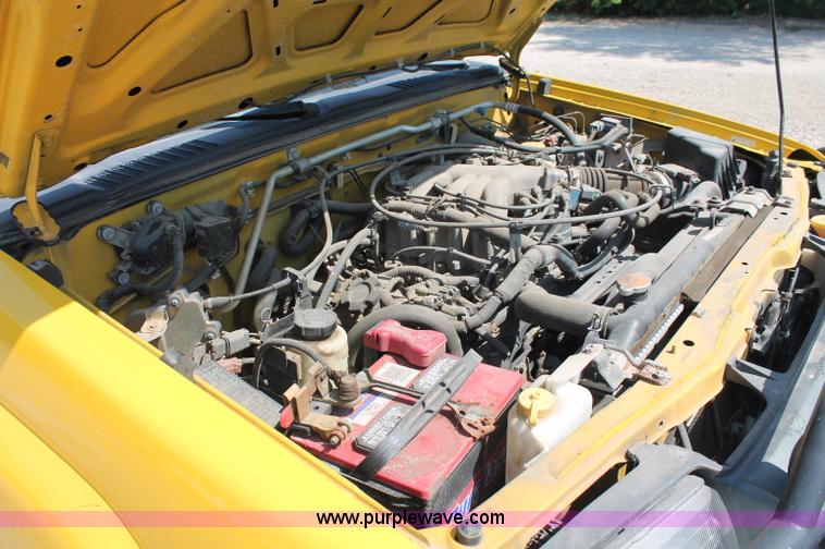 image for item C2710 2001 Nissan Xterra SUV