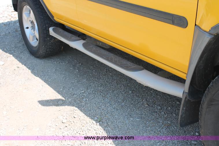 image for item C2710 2001 Nissan Xterra SUV