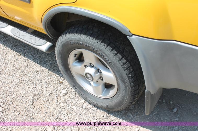 image for item C2710 2001 Nissan Xterra SUV
