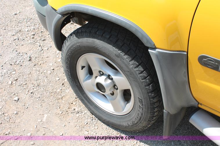 image for item C2710 2001 Nissan Xterra SUV