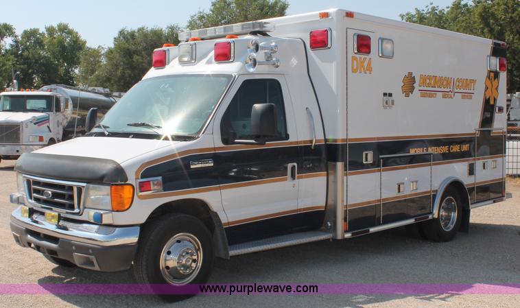 image for item C2711 2006 Ford Medtec E450 ambulance