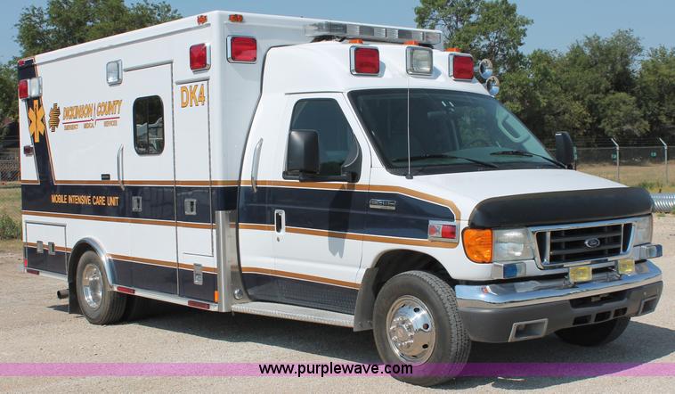 image for item C2711 2006 Ford Medtec E450 ambulance