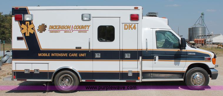 image for item C2711 2006 Ford Medtec E450 ambulance