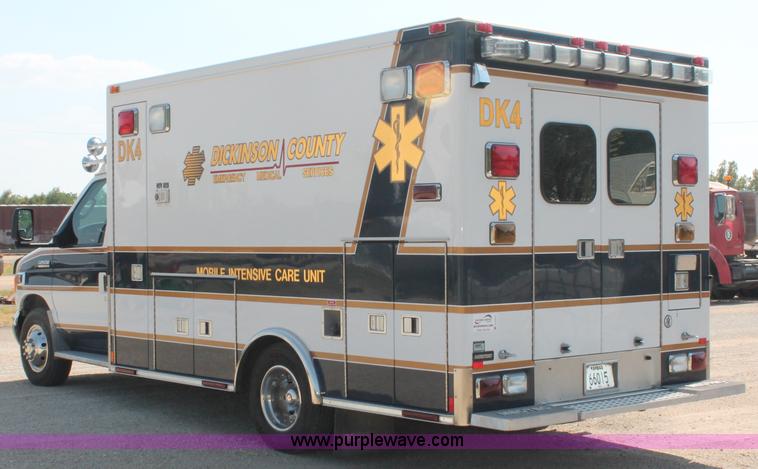 image for item C2711 2006 Ford Medtec E450 ambulance