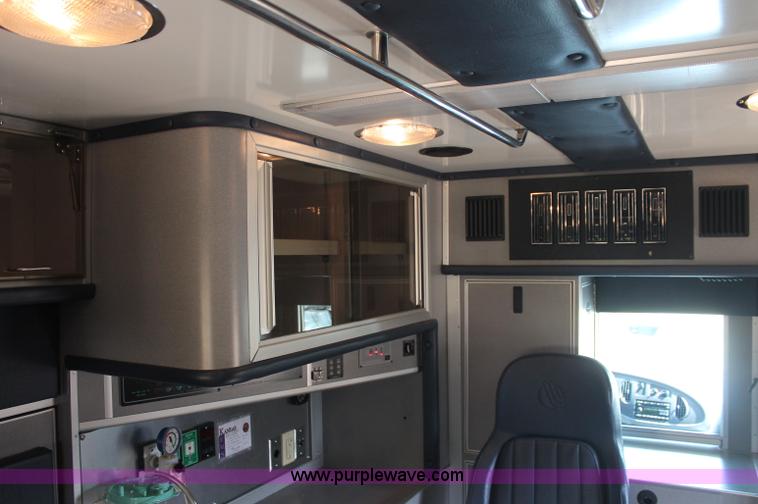 image for item C2711 2006 Ford Medtec E450 ambulance