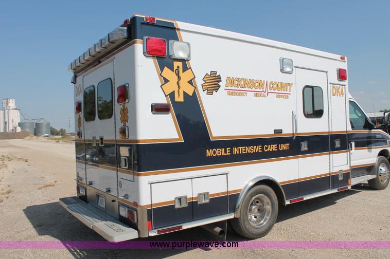 image for item C2711 2006 Ford Medtec E450 ambulance
