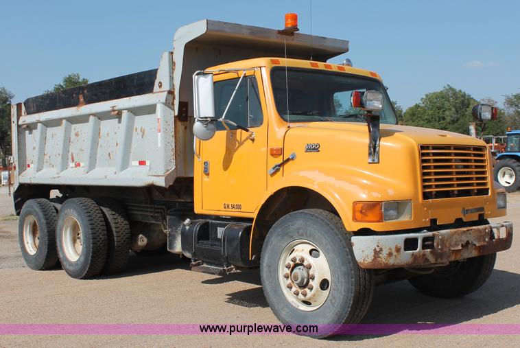 image for item C2714 1999 International 4900 dump truck