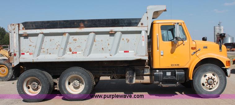 image for item C2714 1999 International 4900 dump truck