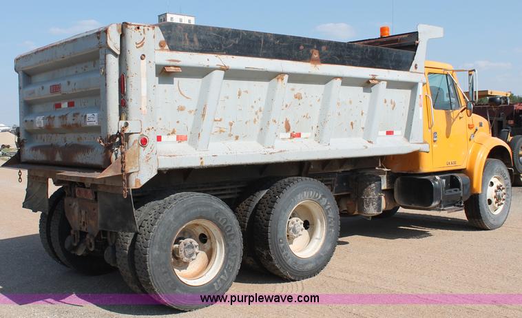 image for item C2714 1999 International 4900 dump truck