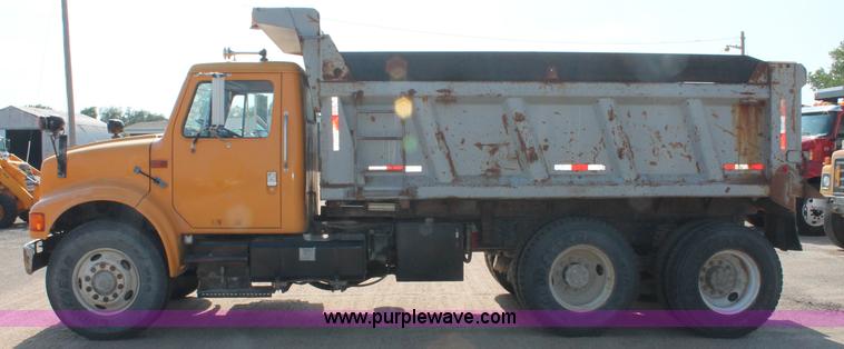 image for item C2714 1999 International 4900 dump truck