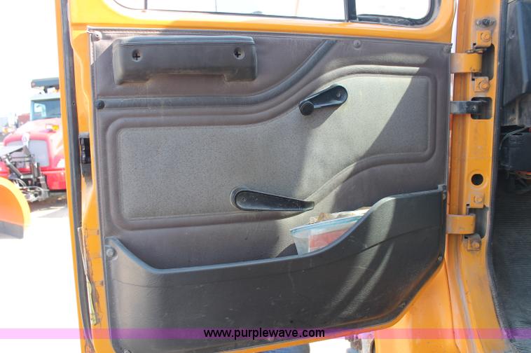 image for item C2714 1999 International 4900 dump truck