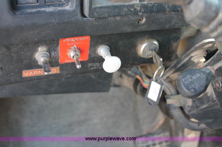 image for item C2714 1999 International 4900 dump truck